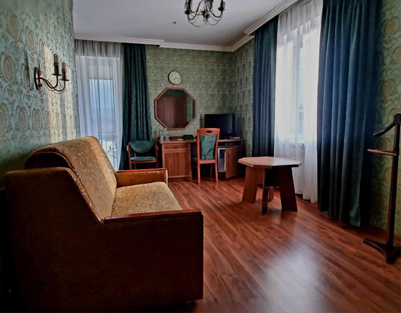Hermes Resort Hotel With Medical Treatment Truskavets Dış mekan fotoğraf